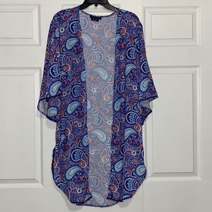 NWOT. Simple Southern size S/M paisley print topper.